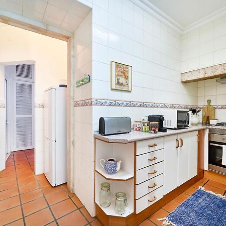 Spacious Bairro Alto Apartment With Courtyard, By Timecooler Lisboa Exterior foto